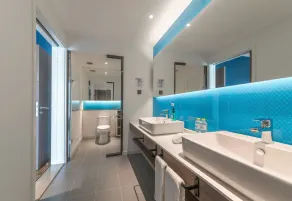 Holiday Inn Express Qingdao Chengyang Central by IHG - Bathroom
