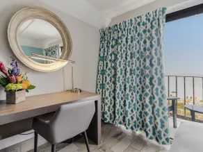 Crystal Coast Oceanfront Hotel - Chambre