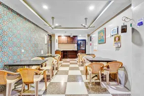 Season 4 Residences - Teynampet Near Apollo Hospital ,Balaji Dental, US Consulate - Restaurant