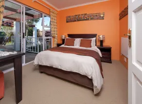 Brown Jug Guest House - Zimmer