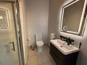Leitrim Marina Hotel - Bathroom