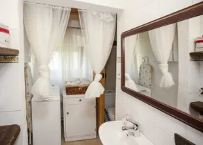 Merveilleuse maison conviviale et familiale avec barbecue, piscine et internet haut débit | Vue jardin | Avec animaux acceptés - Salle de bain