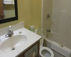 Rodeway Inn Florence - Cincinnati South - Salle de bain