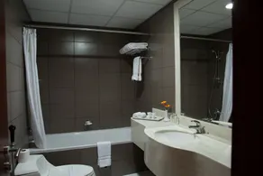Grand Mayral Hotel - Bathroom