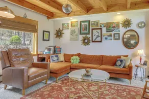 Cozy Catskills Cabin on 10 Private Acres! - Innvendig