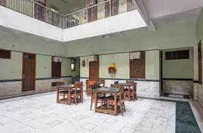 Hotel New Royal Just Near Old Delhi Railway Station And Red Fort - Restaurant