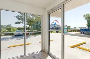 Americas Best Value Inn and Suites Groves - Indgang