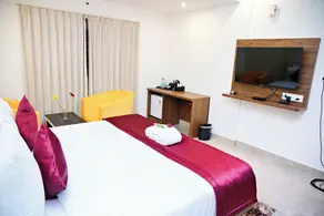 Villa Grand Hotel Near Kempegowda International Airport - Room