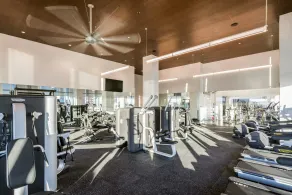 Deedee's Sky Rise Apartments - Newport 2 - Gym