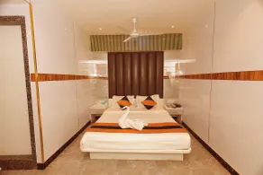 N S International - Chambre