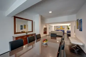 J5 Four Bedroom Villa in Al Wasl For Family Stay Only - Restauration dans la chambre