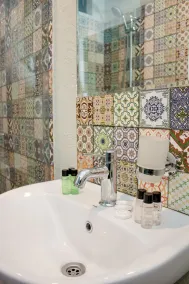 Check Point Hotel - Bathroom