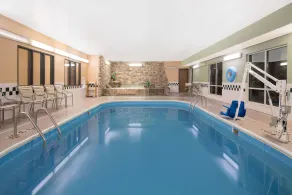 Quality Inn & Suites Mankato East - Piscine