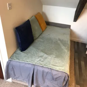 The Apple House - Room