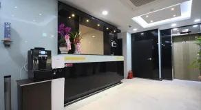 Nampo MGM Hotel - Interior entrance