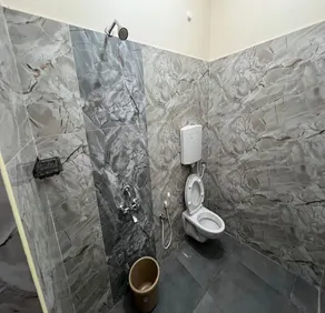 Gravity Groups Core - Sakthi residency - Salle de bain