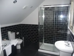 The Royal George Hotel - Baño