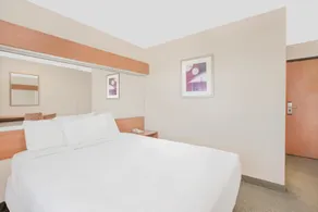 Microtel Inn & Suites by Wyndham Colfax - Zimmer