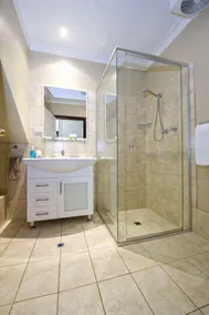 Rosewood Guesthouse - Bathroom