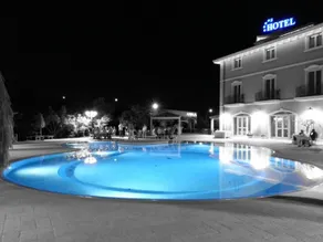 Hotel Villa Michelangelo - Piscina