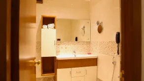 Inderlok Hotel - Bathroom