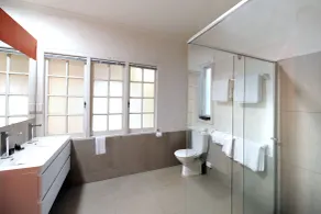 The Stirling Arms Hotel - Bathroom