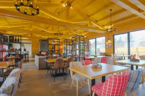 Cornelia Deluxe Residence - Restaurang