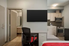 Ramada by Wyndham West Edmonton Hotel & Suites - Room