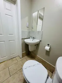 4 Sisters Inn - Bathroom