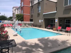 Holiday Inn Express & Suites Tracy by IHG - Piscine