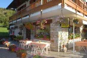 Hotel Restaurant Le Grillon - Overnatningsstedets facade