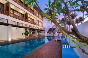 Lucky Elephant Hotel - Pool