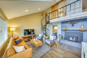 Hike, Fish & Unwind: Cocolalla Lake Home w/ Dock! - Interiør