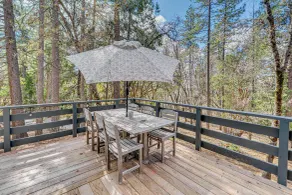 Balcony & Forest Views: Cabin in Pioneer! - Interiör