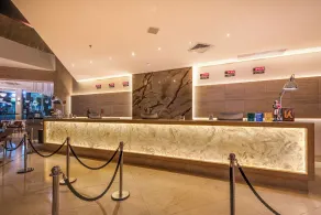 K Hotel - Recepción