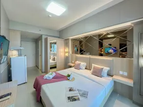 Luxurious Studio Room at Orchard Supermall Mansion Apartment By Travelio - Room