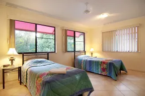 Mediterranean Beachfront Apartments - Chambre