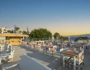 CHARM BEACH HOTEL - Restaurant