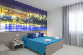 Hotel America - Room