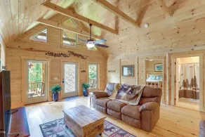 Updated Cabin By Linville Falls: Deck & Game Room! - Interni