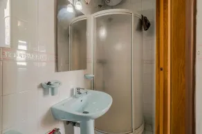Bayview 2 bedroom seaview apartment with large terrace with panoramic views - by Getawaysmalta - Badezimmer