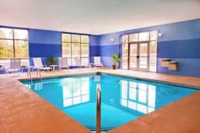 Four Points by Sheraton Raleigh Durham Airport - Piscine