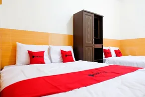 RedDoorz near STAB Syailendra Kopeng - Chambre