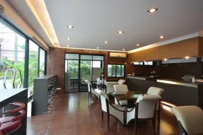 LOFT Salaya - Lobby sitting area