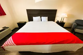 Oyo Hotel San Antonio Lackland AFB Seaworld Hwy 90 W - Room
