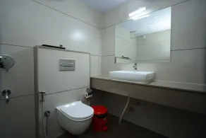 Silverkey Hotel Yelahanka - Bathroom