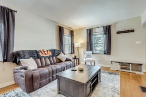 Cincy Area Bungalow w/ Deck & Yard, Pets Welcome! - Innvendig