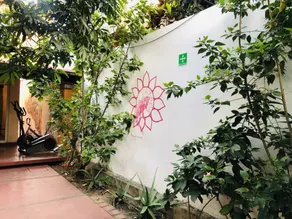 Los Nardos Hostel -pet friendly- - Interior entrance