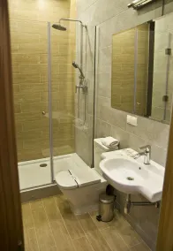 Poet Art Hotel - Bathroom