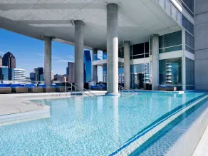 W Dallas - Piscine